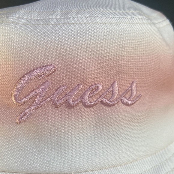 New GUESS Women’s Bucket Hat - Picture 5 of 5